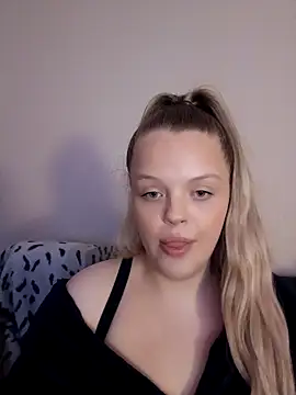 AuroraMaexox online show from 10/04/25, 09:46