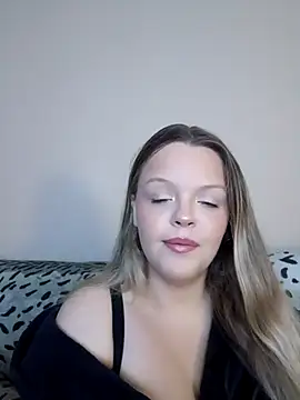 AuroraMaexox online show from 10/05/25, 08:18