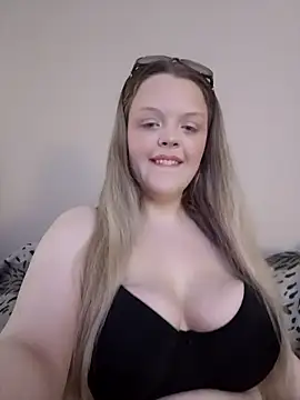 AuroraMaexox online show from 10/08/25, 12:58