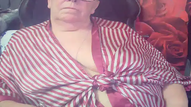 Playful MILF Demi online show from 02/25/26, 08:29