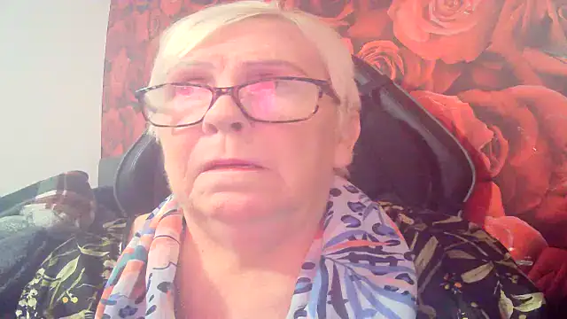 Playful MILF Demi online show from 02/26/26, 08:57