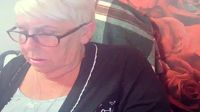 Snapshot of Playful_MILF_Demi chatting on 05/23/26, 09:19 Playful MILF Demi online show from 05/23/26, 09:19