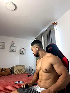 Ezzio Scolaro online show from 11/11/25, 12:05