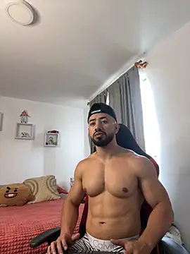 Ezzio Scolaro online show from 11/15/25, 12:56