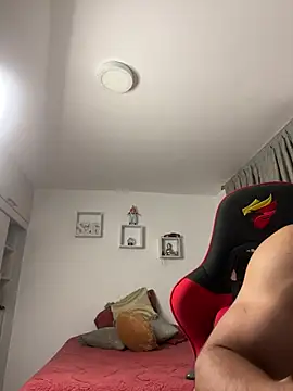 Ezzio Scolaro online show from 02/13/26, 03:02