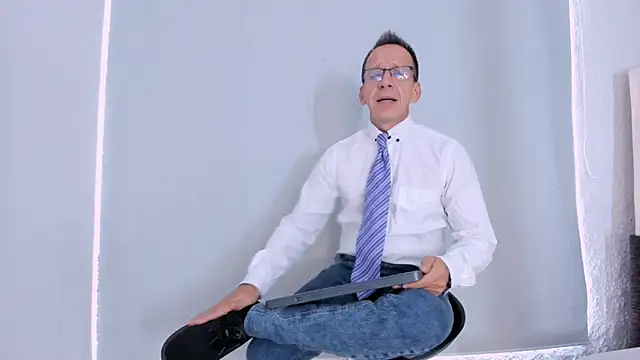  axelking  online show from 11/05/25, 11:43