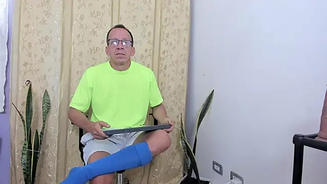  axelking  online show from 04/21/26, 11:38