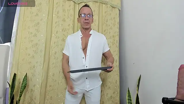 Snapshot of _axelking_ chatting on 06/05/26, 11:49 axelking online show from 06/05/26, 11:49