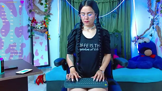 lucessita online show from 10/10/25, 02:10