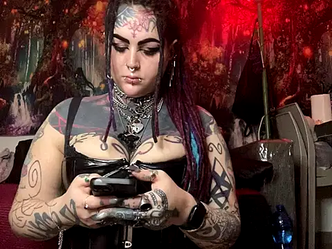 Snapshot of nyxvelon chatting on 12/16/25, 12:04 nyxvelon online show from 12/16/25, 12:04