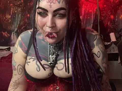 Snapshot of nyxvelon chatting on 12/21/25, 03:19 nyxvelon online show from 12/21/25, 03:19