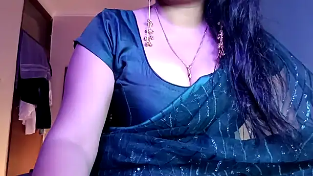 horny milf couple online show from 05/28/26, 05:43