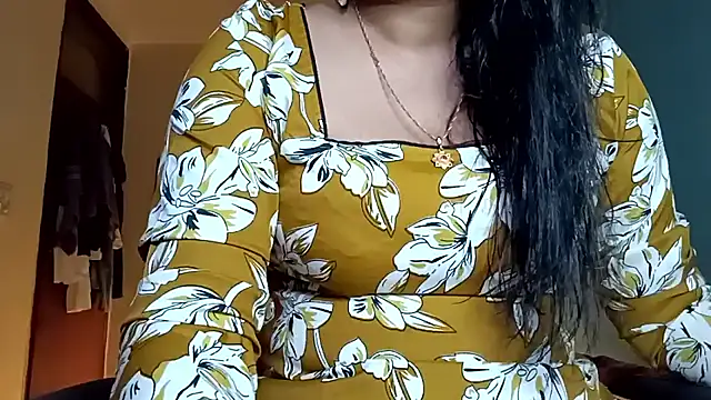 horny milf couple online show from 05/31/26, 06:04