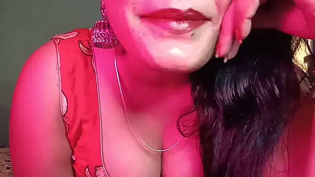 Snapshot of horny_milf_couple chatting on 07/28/26, 10:53 horny milf couple online show from 07/28/26, 10:53