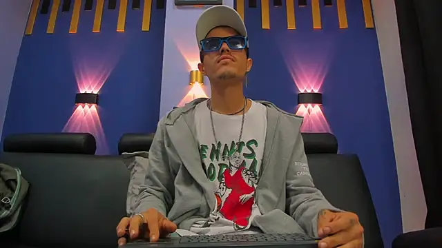 Snapshot of imsammytop chatting on 10/29/25, 11:23 imsammytop online show from 10/29/25, 11:23