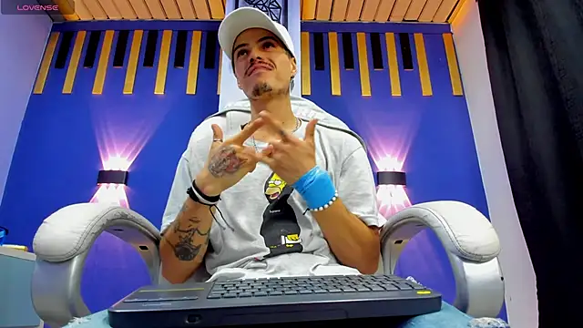 Snapshot of imsammytop chatting on 11/18/25, 12:42 imsammytop online show from 11/18/25, 12:42