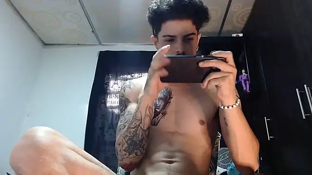 Snapshot of imsammytop chatting on 12/17/25, 02:01 imsammytop online show from 12/17/25, 02:01