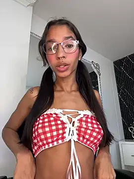 Snapshot of ScarletEvanss_ chatting on 06/17/26, 10:50 ScarletEvanss online show from 06/17/26, 10:50