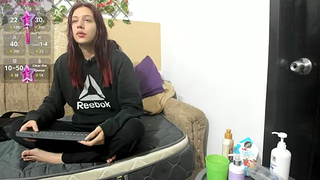 Snapshot of iisabella09 chatting on 12/22/25, 07:22 iisabella09 online show from 12/22/25, 07:22