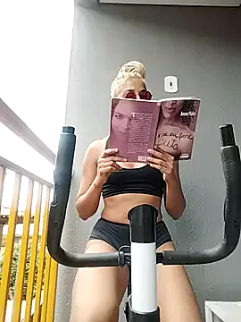 Helenoir online show from 02/12/26, 02:45