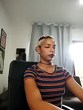 Helenoir online show from 04/02/26, 12:14