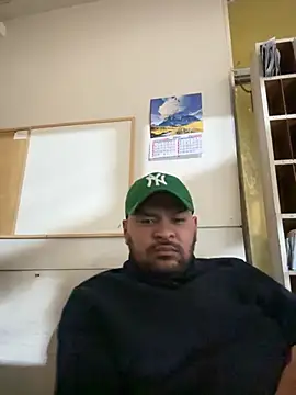 Gaviria23 online show from 10/26/25, 08:42