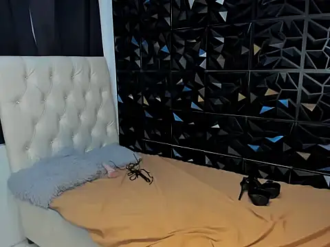 Yourdreamgoddess online show from 05/19/26, 01:56