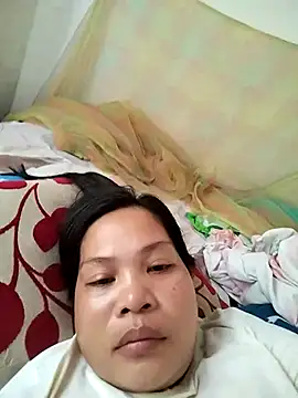 Snapshot of shyhotpinay_32 chatting on 10/20/25, 02:23 shyhotpinay 32 online show from 10/20/25, 02:23
