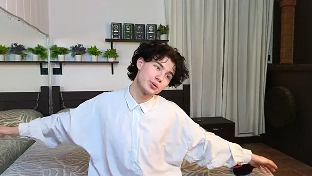 Cute Mike online show from 02/12/26, 04:24