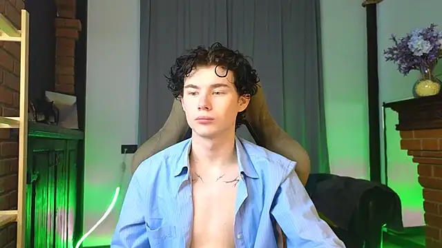 Cute Mike online show from 02/15/26, 09:52