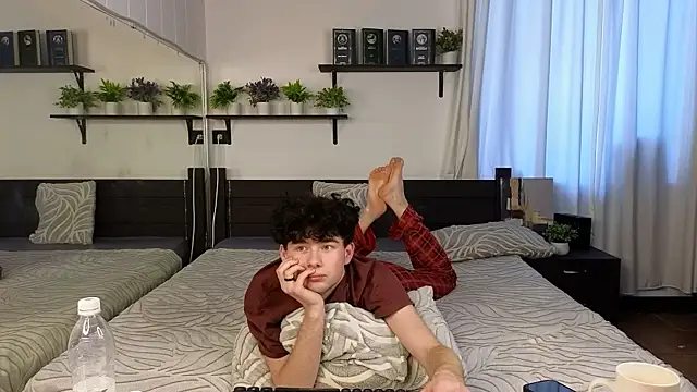 Cute Mike online show from 04/19/26, 10:47