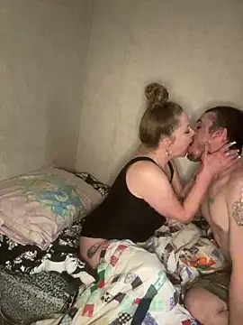 Snapshot of amandatheblondewife chatting on 12/20/25, 12:45 amandatheblondewife online show from 12/20/25, 12:45