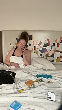 Snapshot of amandatheblondewife chatting on 02/25/26, 03:38 amandatheblondewife online show from 02/25/26, 03:38