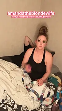 Snapshot of amandatheblondewife chatting on 03/02/26, 12:23 amandatheblondewife online show from 03/02/26, 12:23