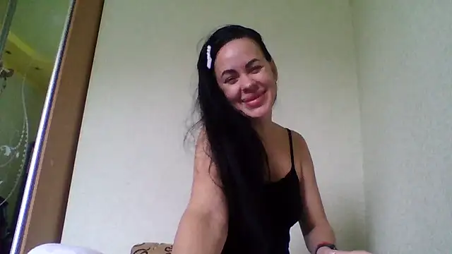 Stefaniyaxq online show from 10/08/25, 08:56