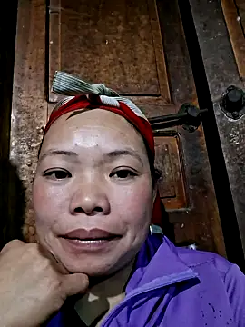 miomio-12 online show from 10/05/25, 12:14