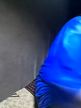 miomio-12 online show from 04/18/26, 12:53