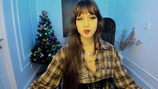 Snapshot of TiffanyYounge chatting on 12/05/25, 12:25 TiffanyYounge online show from 12/05/25, 12:25