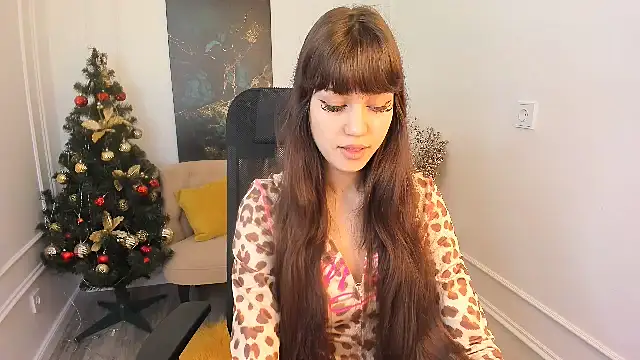 Snapshot of TiffanyYounge chatting on 01/08/26, 04:26 TiffanyYounge online show from 01/08/26, 04:26