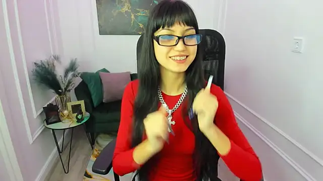 Snapshot of TiffanyYounge chatting on 02/05/26, 11:15 TiffanyYounge online show from 02/05/26, 11:15