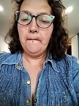 -saraqueen- online show from 10/16/25, 01:45