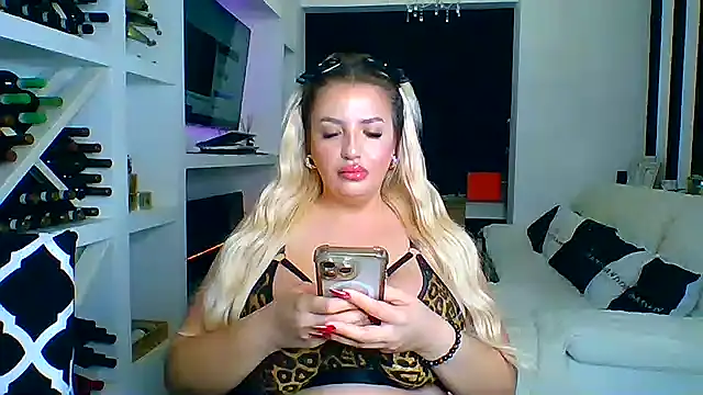 Snapshot of evedanger chatting on 10/19/25, 09:26 evedanger online show from 10/19/25, 09:26