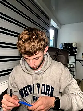 noah red online show from 10/24/25, 03:25