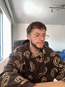 noah red online show from 11/17/25, 04:35