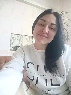 Snapshot of LuceSkys chatting on 11/01/25, 09:33 LuceSkys online show from 11/01/25, 09:33