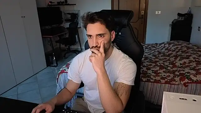 Al3xox02 online show from 02/05/26, 04:11