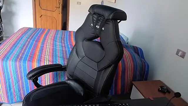 Al3xox02 online show from 04/22/26, 01:01