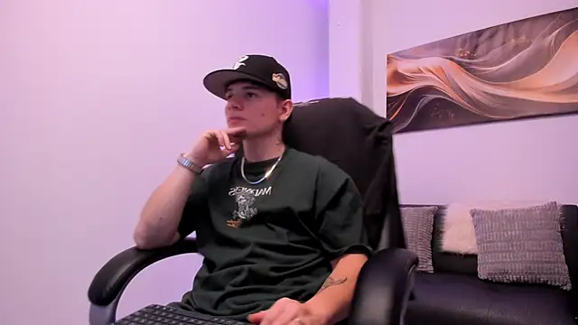 Leoo Miller online show from 11/14/25, 11:02