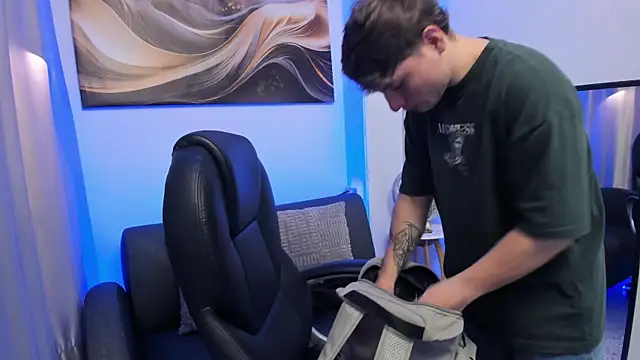 Leoo Miller online show from 02/15/26, 03:47