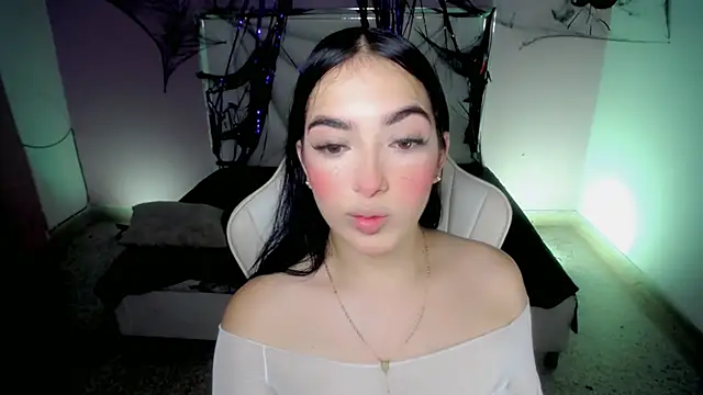 Snapshot of cielooo_ chatting on 10/29/25, 08:21 cielooo online show from 10/29/25, 08:21